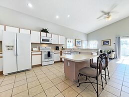 Hampton Retreat 5 Bedroom Home by RedAwning