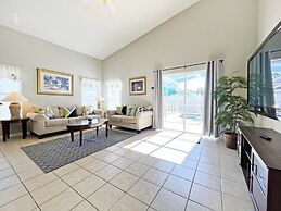 Hampton Retreat 5 Bedroom Home by RedAwning