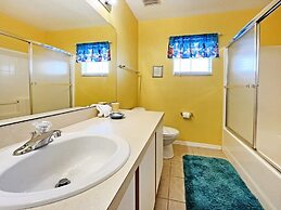 Hampton Retreat 5 Bedroom Home by RedAwning