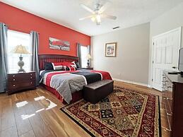 Hampton Retreat 5 Bedroom Home by RedAwning