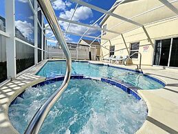 Hampton Retreat 5 Bedroom Home by RedAwning