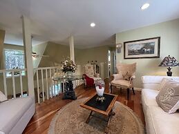 Harbor Hideaway 4 Bedroom Home by RedAwning