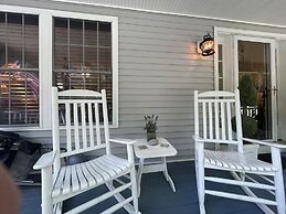 Harbor Hideaway 4 Bedroom Home by RedAwning