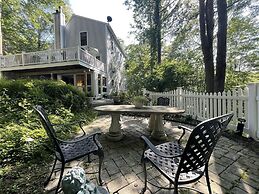 Harbor Hideaway 4 Bedroom Home by RedAwning