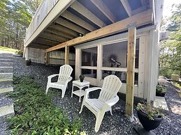 Harbor Hideaway 4 Bedroom Home by RedAwning