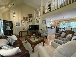 Harbor Hideaway 4 Bedroom Home by RedAwning