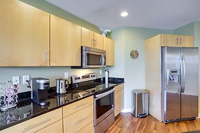 St Joseph Condo < 1 Mi to Beach & Downtown!