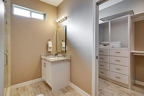 Wfh-friendly Brownsville Home w/ Private Patio