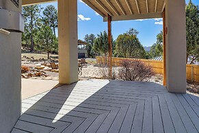 Serene Ruidoso Getaway - 16 Mi to Ski Apache!