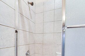 Serene Ruidoso Getaway - 16 Mi to Ski Apache!