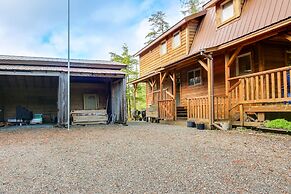 Forested Coffman Cove Cabin w/ Wood-burning Stove!