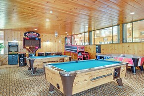 Spacious Bartlett Condo w/ Balconies & Pool!