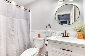 Spacious Bartlett Condo w/ Balconies & Pool!