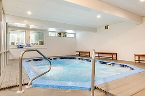Spacious Bartlett Condo w/ Balconies & Pool!