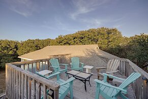 Southern Shores Vacation Home: Walk to Beach!