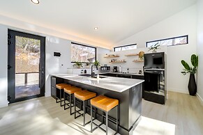 Modern Mountain-view Sanctuary in Pisgah Forest