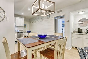 Walk to Beach: Hilton Head Condo w/ Screened Porch