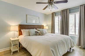 Walk to Beach: Hilton Head Condo w/ Screened Porch