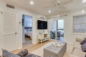 Walk to Beach: Hilton Head Condo w/ Screened Porch