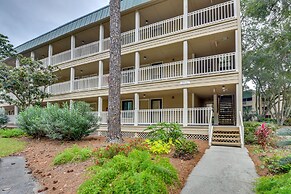 Walk to Beach: Hilton Head Condo w/ Screened Porch