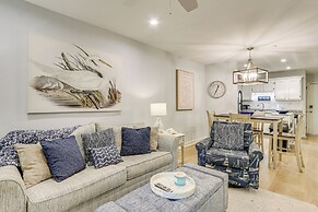 Walk to Beach: Hilton Head Condo w/ Screened Porch