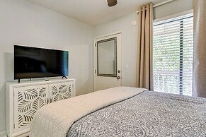 Walk to Beach: Hilton Head Condo w/ Screened Porch