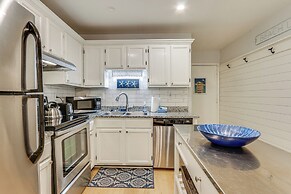 Walk to Beach: Hilton Head Condo w/ Screened Porch