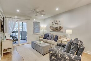 Walk to Beach: Hilton Head Condo w/ Screened Porch