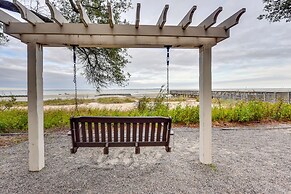 Walk to Beach: Hilton Head Condo w/ Screened Porch