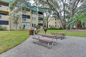 Walk to Beach: Hilton Head Condo w/ Screened Porch