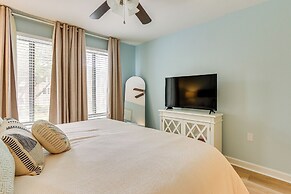 Walk to Beach: Hilton Head Condo w/ Screened Porch