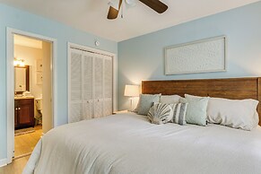 Walk to Beach: Hilton Head Condo w/ Screened Porch