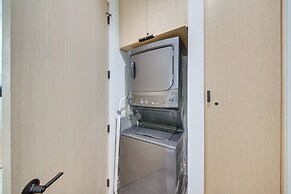 Luxe Schweitzer Condo w/ Hot Tub: Ski-in/ski-out!