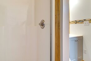 Norfork Studio Escape: Walk to White River!