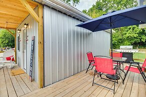 Norfork Studio Escape: Walk to White River!