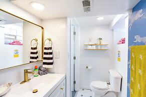 Gordon Square Studio ~ 4 Mi to Downtown Cleveland!