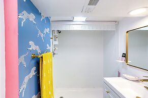 Gordon Square Studio ~ 4 Mi to Downtown Cleveland!