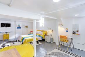 Gordon Square Studio ~ 4 Mi to Downtown Cleveland!