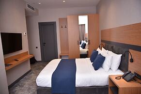 Hotel Monarch