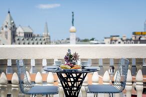 Hotel Monarch