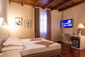 Hotel Boutique Antiche Mura