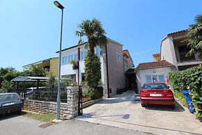 Rooms and Apartment Pina