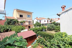 Rooms and Apartment Pina