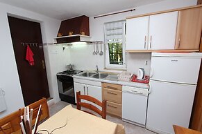 Rooms and Apartment Pina