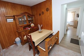 Rooms and Apartment Pina