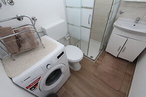 Rooms and Apartment Pina