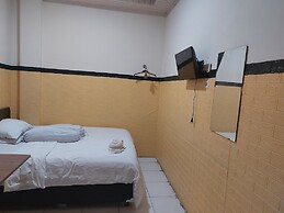 OYO 93332 Kharis Home Stay