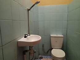 OYO 93332 Kharis Home Stay