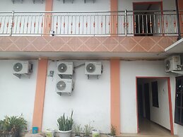 OYO 93332 Kharis Home Stay
