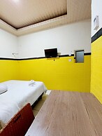 OYO 93332 Kharis Home Stay